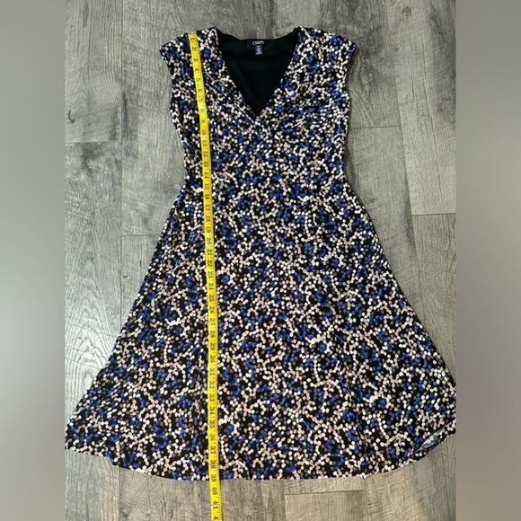 Chap’s- Fit & Flare-  Medium- v- neck- shoulder pads, blue, black, cream - Picture 7 of 9